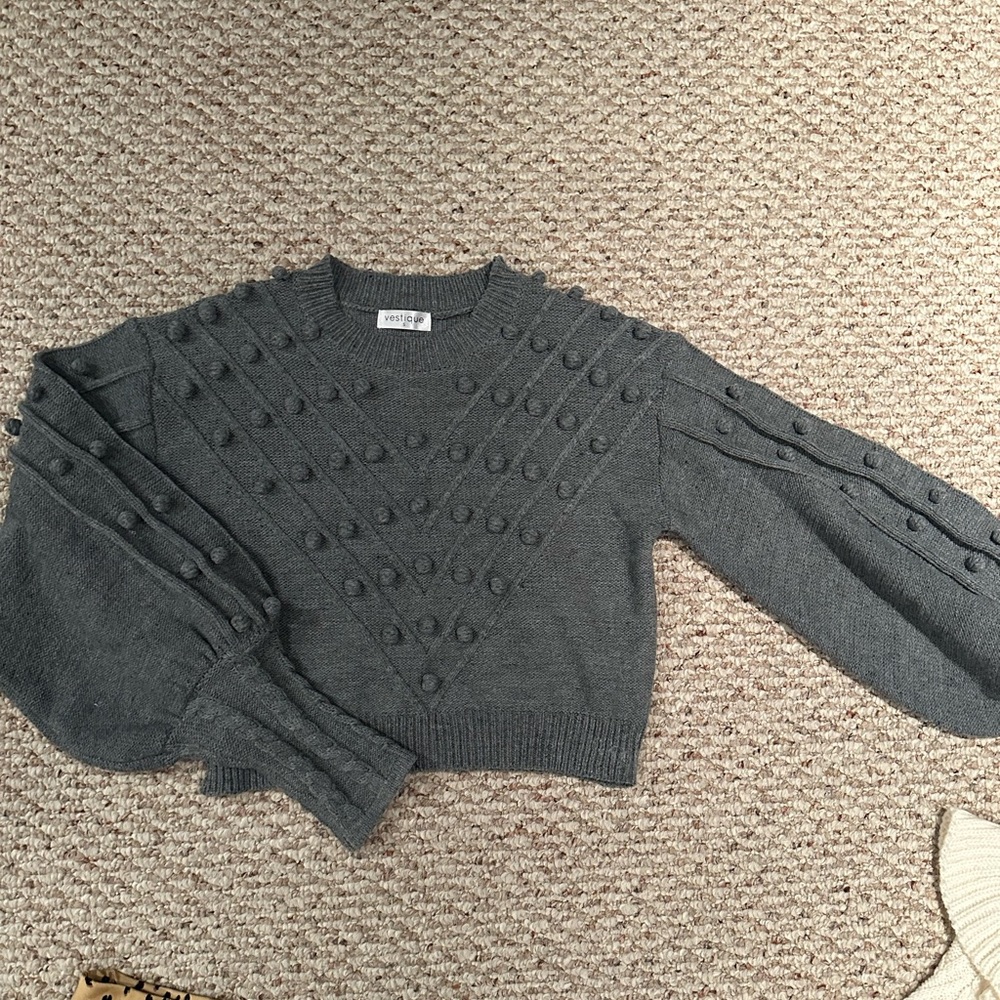 Vestique Grey Pom Pom Puff Sleeve Sweater